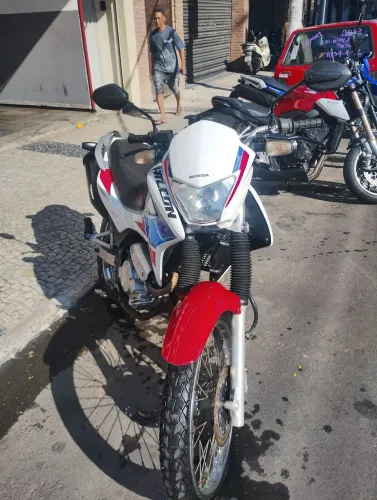Honda NX 400i Falcon