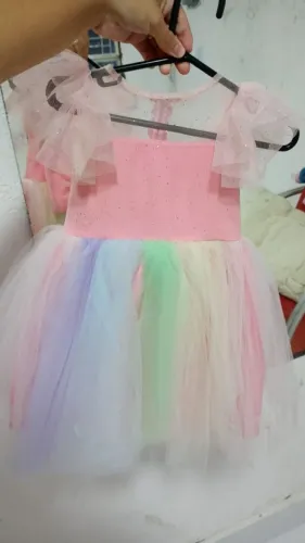 Vestido Infantil Arco-Íris com Detalhes Delicados