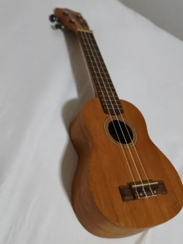 Ukulele Acústico Clássico Shelby 