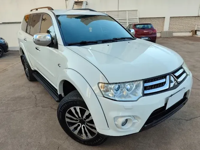 Pajero Dakar HPE 4X4 pintura original