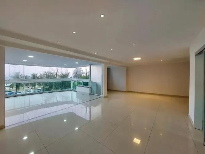 Apartamento para venda tem 165 metros quadrados com 3 quartos