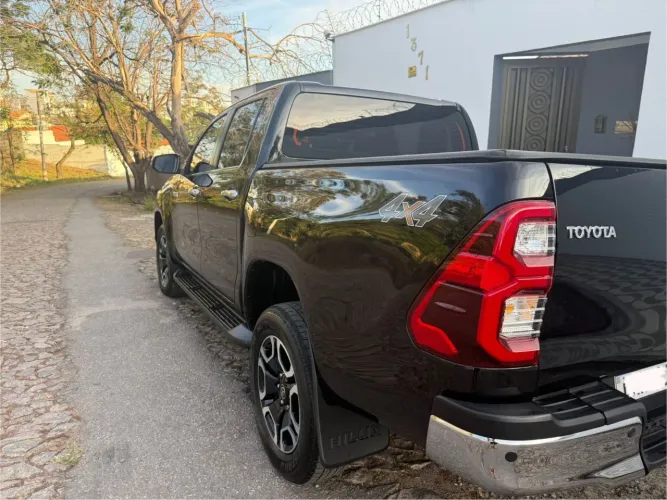 Toyota Hilux CD SRX 4X4 2.8 TDI 16V Diesel Aut. 2022
