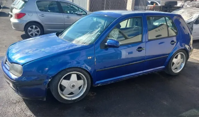 Sucata Golf 1.6 Sr 2000 Para Retirada de Peças