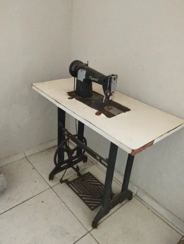 Vendo máquina de costura