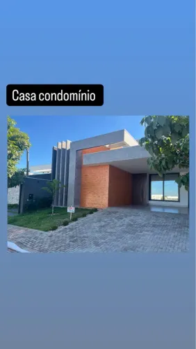 Casa em condomínio 