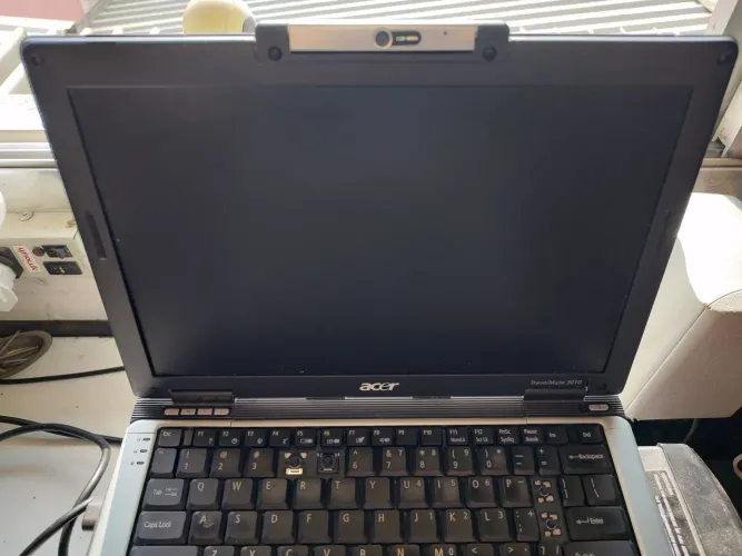 Notebook Acer TravelMate 3010 com defeito para retirada de peças, sem devolução