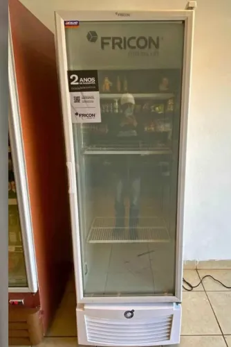 FREEZER VERTICAL PORTA DE VIDRO 569 LITROS MARCA FRICON TRIPLA AÇÃO 2 ANOS DE GARANTIA NOV