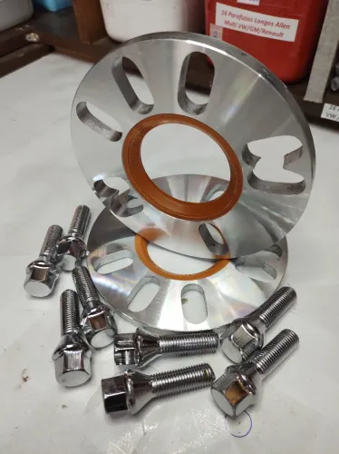 2 Espaçador universal 10mm Usinado + 8 Parafusos Longos Cromados Sextavado 