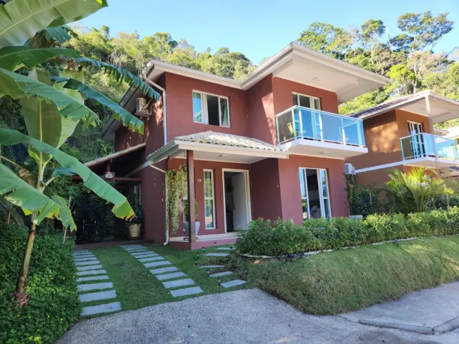 Vende - se em Araras essa linda Residência! 