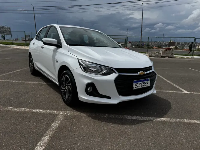 Onix LT2 hatch GARANTIA ESTENDIDA