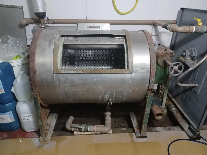 Máquina de Lavar roupas Industrial (Ler anúncio)