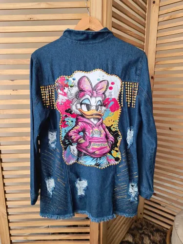 Maxi jaqueta jeans customizada Daisy da Disney tamanho G 