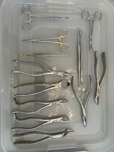 Caixa cirurgica + instrumentais