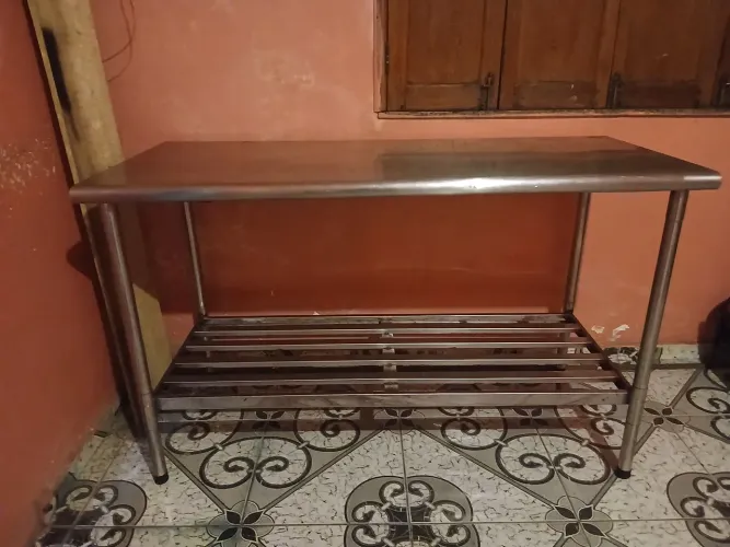 Mesa de inox, medidas 1,50x70
