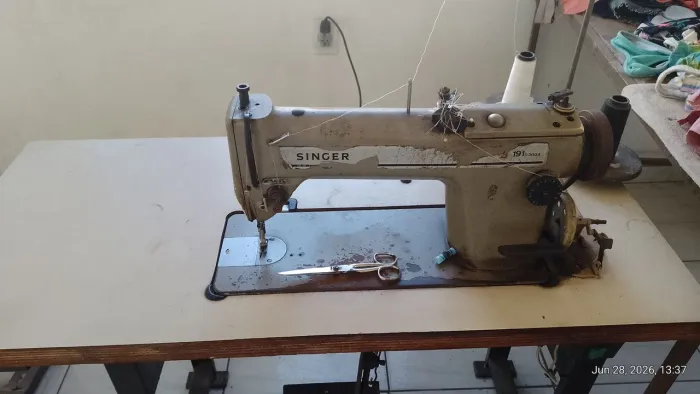 Vendo 3 máquina de costura o industrial Barato