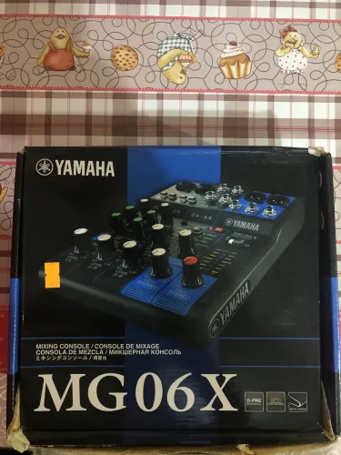 Mesa de som yamaha MG 06x