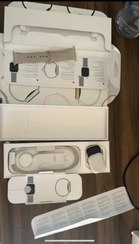 Apple Watch Series 9 GPS 41 mm estelar - novo, caixa aberta
