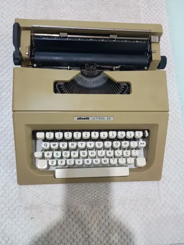 Venda Máquina de escrever Olivetti LETTERA 25