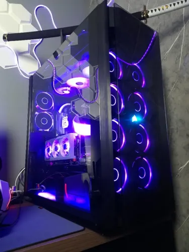 Pc gamer ryzen 9800x3d , rx9070xt , 32gb , 12tb , obsidian 1000d , wc 420mm