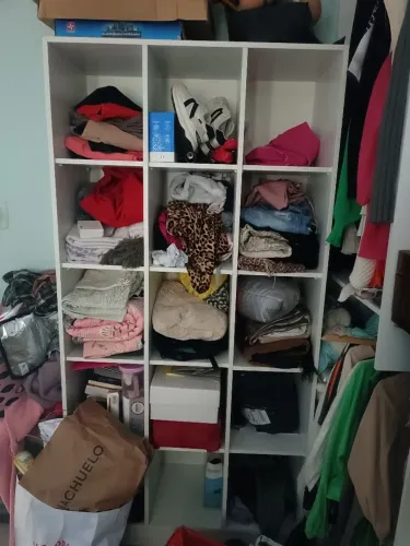 Colmeia guarda roupa