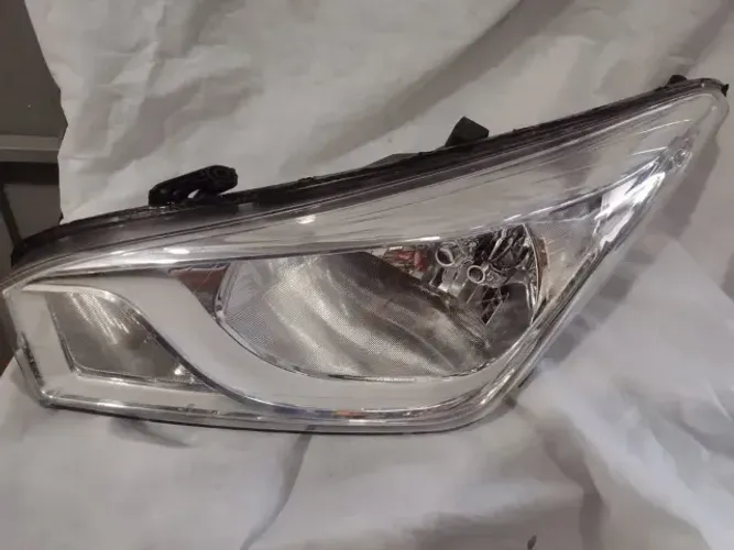 Farol Esquerdo Hb20 2013 A 2019 Cromado Similar P652 