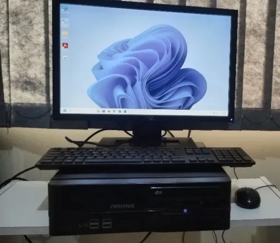 Computador Positivo - Processador Core I5 4Gb Ram HD 80GB Monitor Dell 19" Teclado e Mouse
