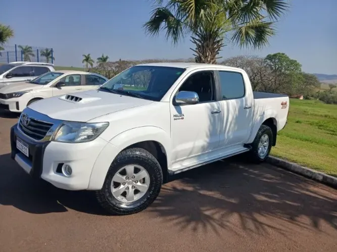 Toyota Hilux CD SRV D4-d 4X4 3.0 TDI Diesel AUT 2012