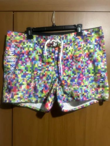 bermuda de praia osklen, modelo short surf ddk pixel, tamanho 46. 