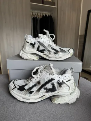 Balenciaga Runner Gradient White Black