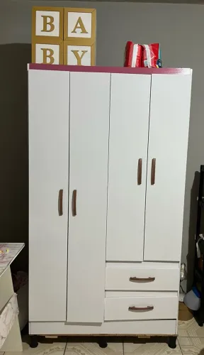 Roupeiro a Venda