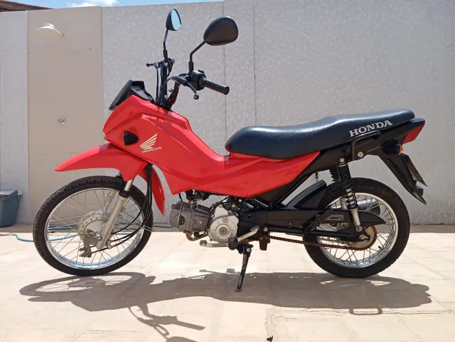 Vendo Pop 110i muito nova e de alta procedência. Moto de única dona pouquíssimo rodada.
