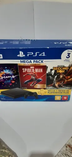Caixa de ps4 em ótimo estado! 