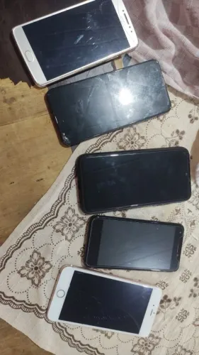 Celulares para concerto e retirada de peças