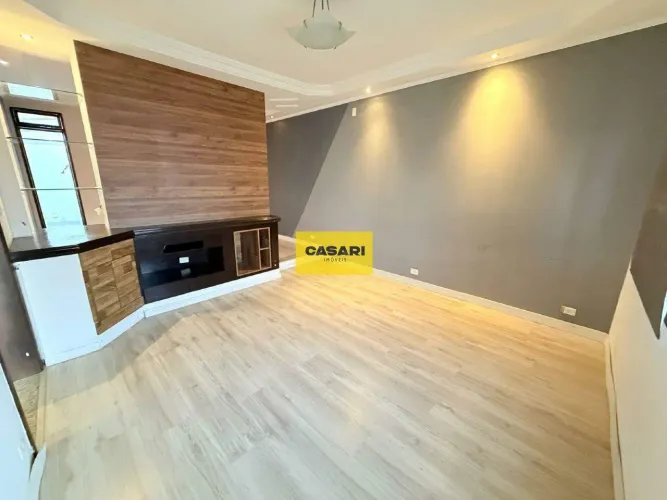 Sobrado 220m² com 3 Dormitórios, Lareira e Área Gourmet Nova Petrópolis | SBC
