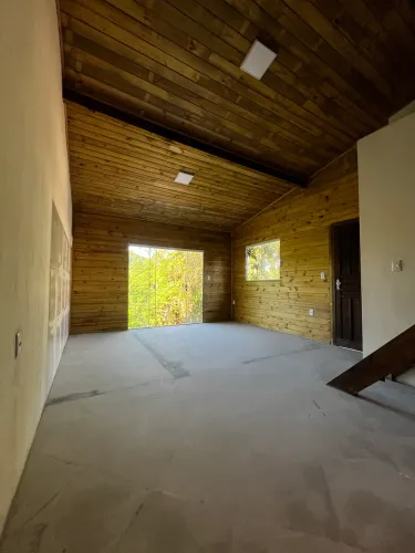Alugo casa 2 quartos em Moçambique
