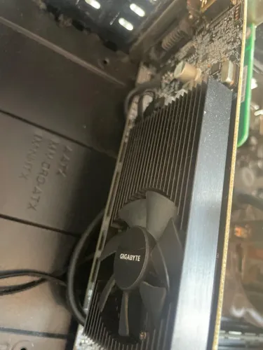 Placa de vídeo GT 1030 2GB