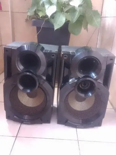 duas caixas de som panasonic