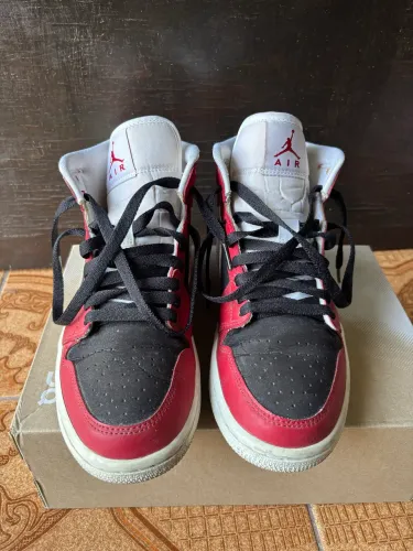 Tênis air Jordan gym red black
