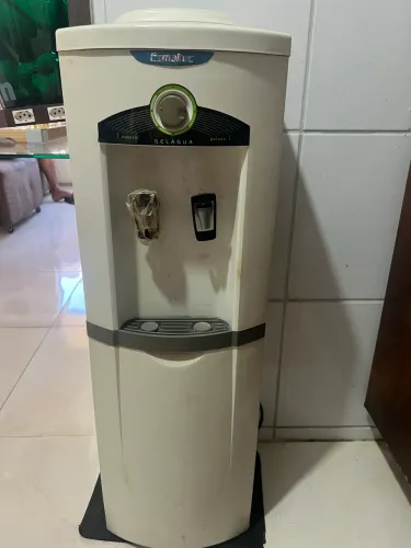 Bebedouro de Água Esmaltec de Coluna