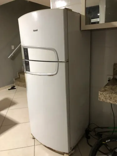 Vende-se Geladeira