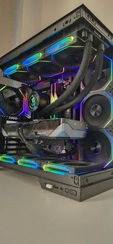 PC Gamer Ryzen 7 9800x3D + X870 + 32GB DDR5 + 1TB SSD 