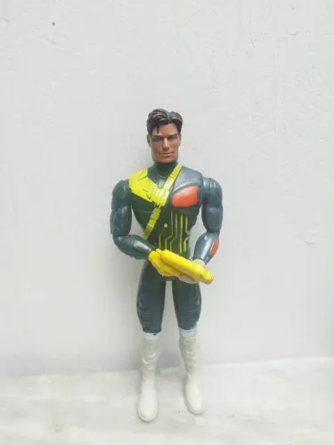 Boneco Max steel classico amarelo