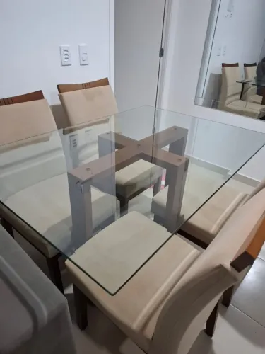 Mesa de Jantar Retangular com tampo de vidro