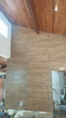 Vaga para pedreiros e ajudantes