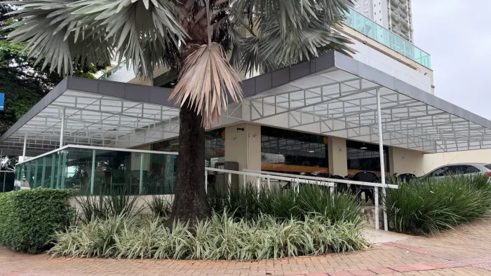 Tenda toldo com estrutura metálica para área externa
