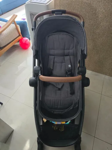 Vendo carrinho de bebê Ana 3 da marca maxi Cosi