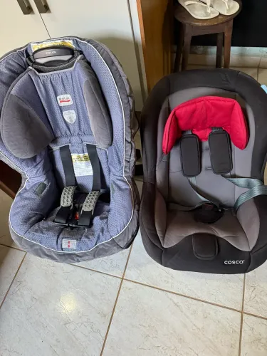  Cadeiras  automotivas para crianças 