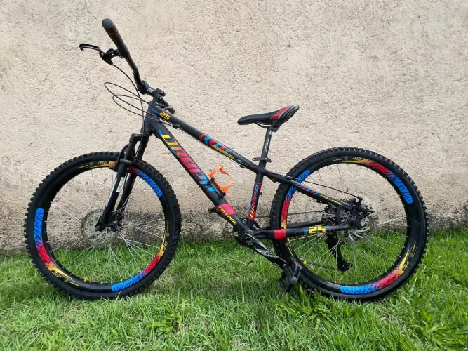 Bicicleta Freeride 10 marchas em bom estado