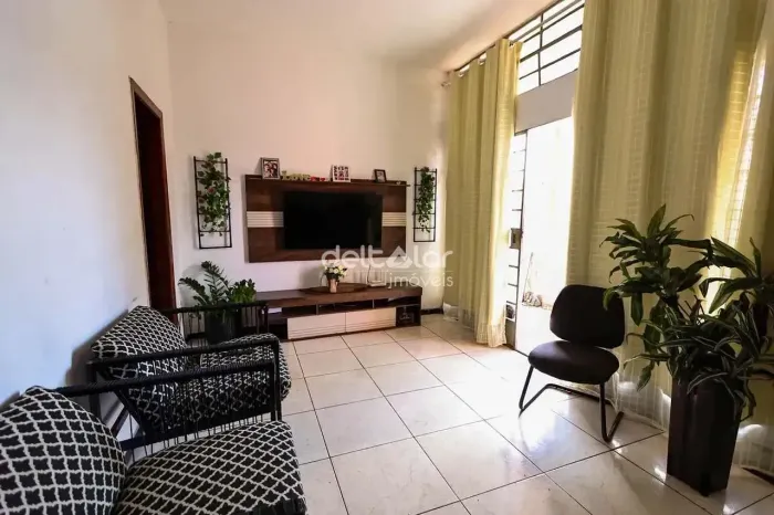 Casa para locação com 3 quartos, 2 banheiros, 3 vagas de garagem, Nova Cachoeirinha, Belo