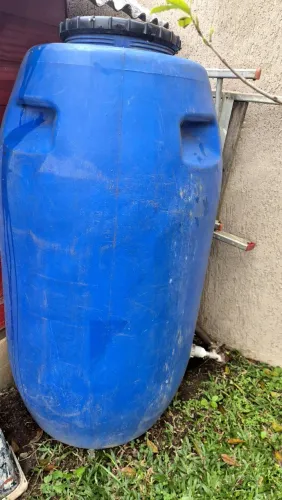 Tambor Plástico 240L com Torneira e Tampa